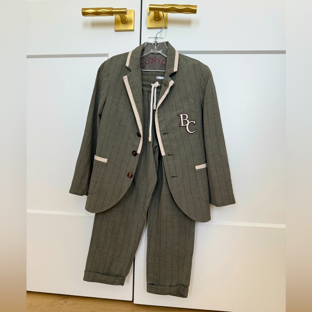 Brunello Cucinelli  boys suit size 6. Pristine condition